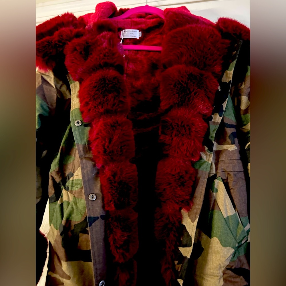 Women’s camp coat with fur